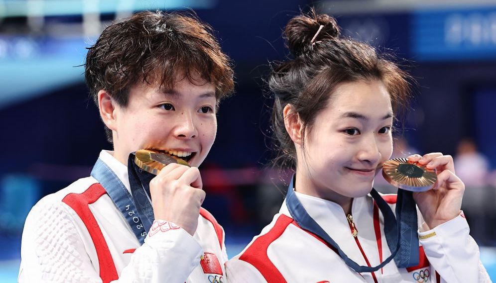 巴萨双喜！德容、费尔明重返训练场 弗利克迎战力增强